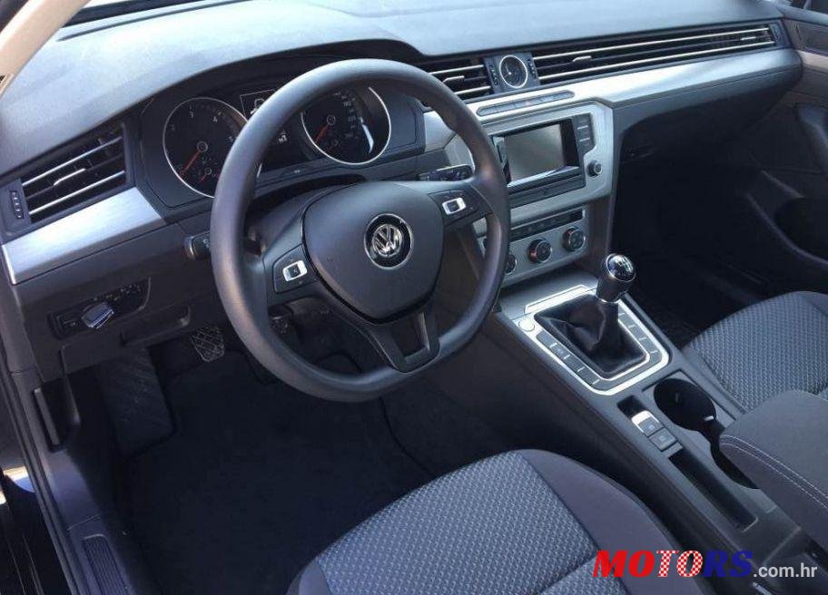 2015' Volkswagen Passat 2,0 Tdi Bmt photo #2