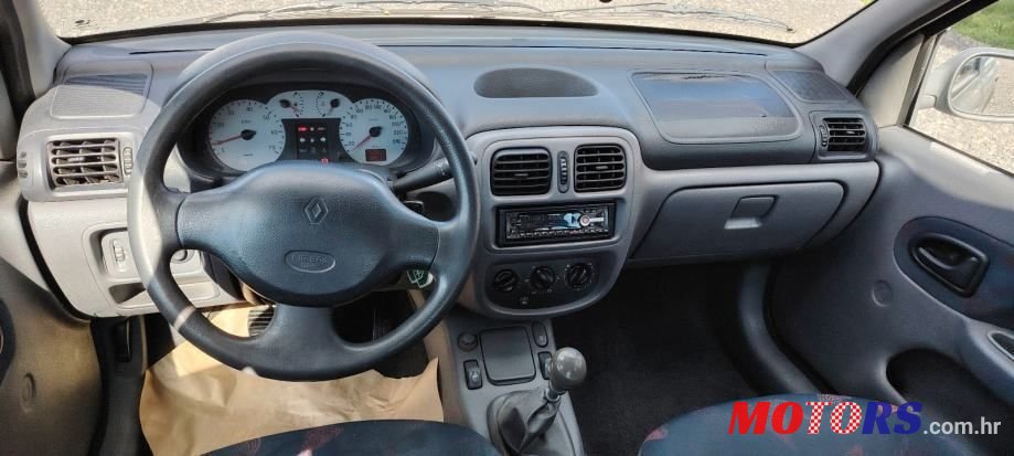 2002' Renault Thalia 1,4 16V photo #4