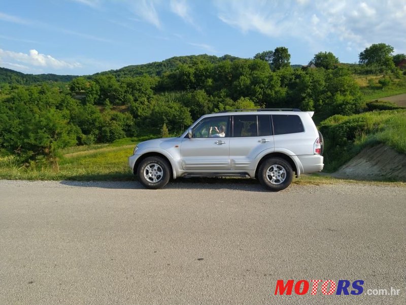 2000' Mitsubishi Pajero 3,2 Did Gls photo #1