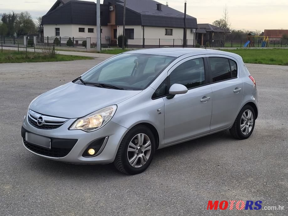 2013' Opel Corsa 1,3 Cdti photo #1