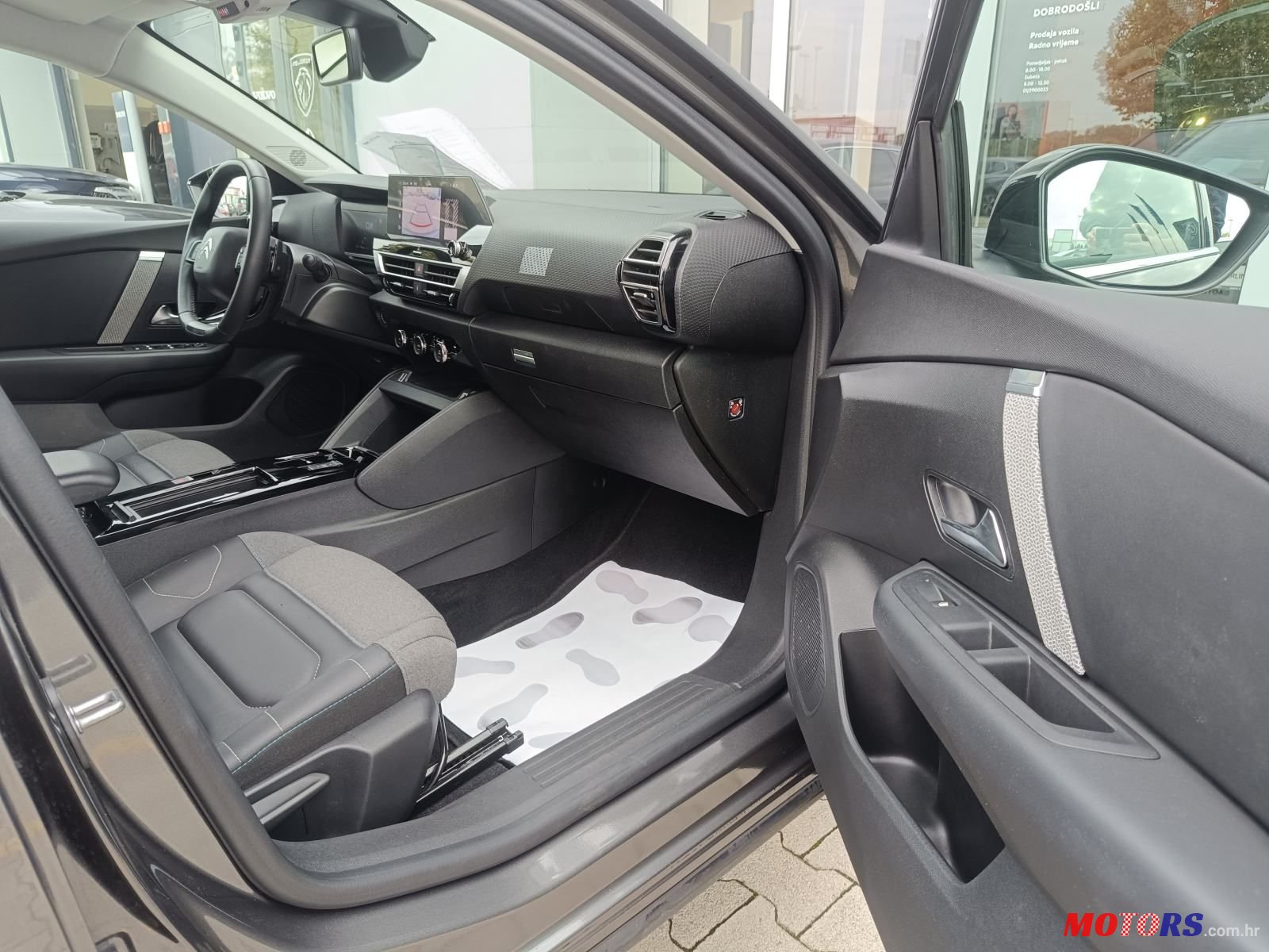 2023' Citroen C4 1,2 Puretech photo #4