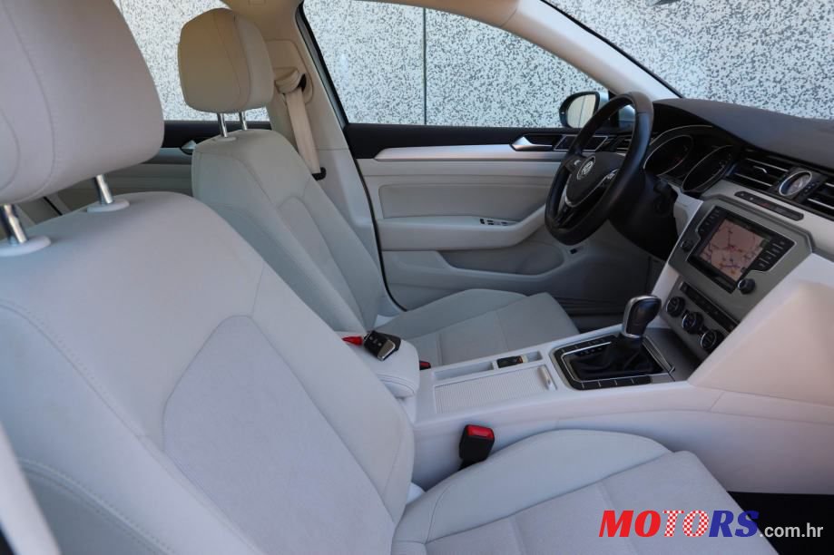 2017' Volkswagen Passat 1,6 Tdi photo #5