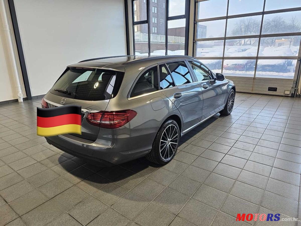 2020' Mercedes-Benz 180 C180 dT photo #5