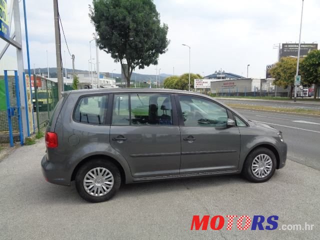 2010' Volkswagen Touran 1,6 Tdi photo #4