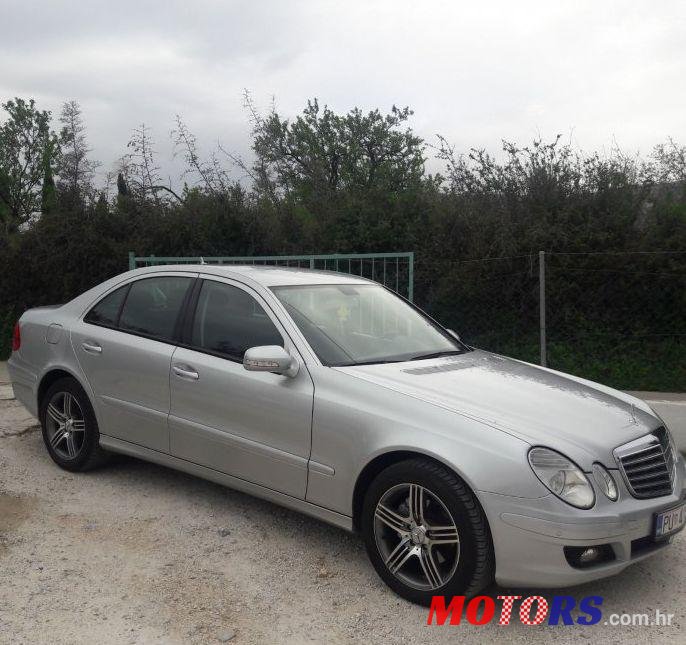 2008' Mercedes-Benz E-Klasa photo #1