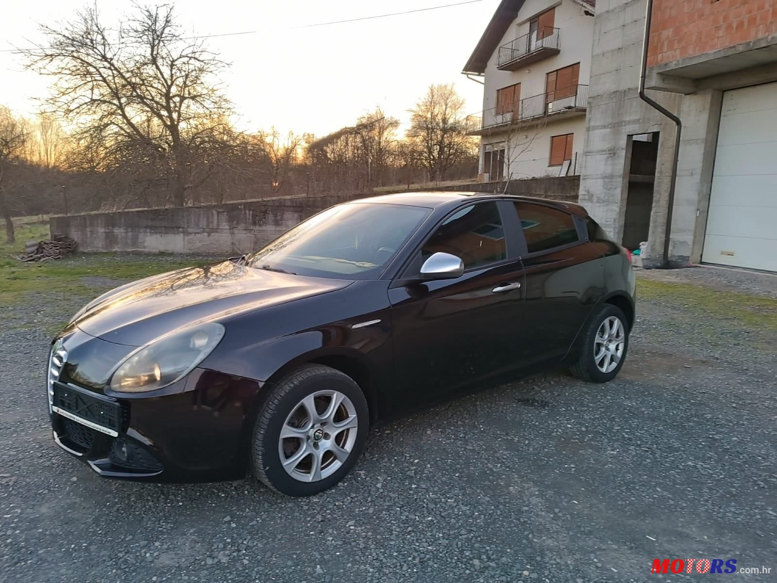 2012' Alfa Romeo Giulietta 2,0 D. N. A photo #2