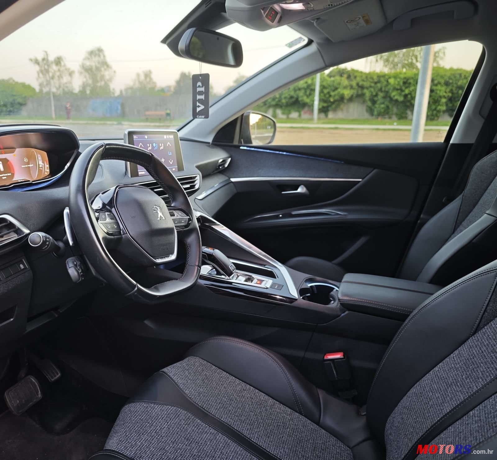 2020' Peugeot 5008 1,5 Bluehdi photo #6