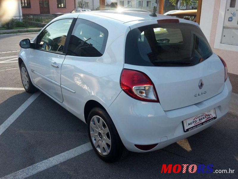 2010' Renault Clio 1,5 Dci photo #1