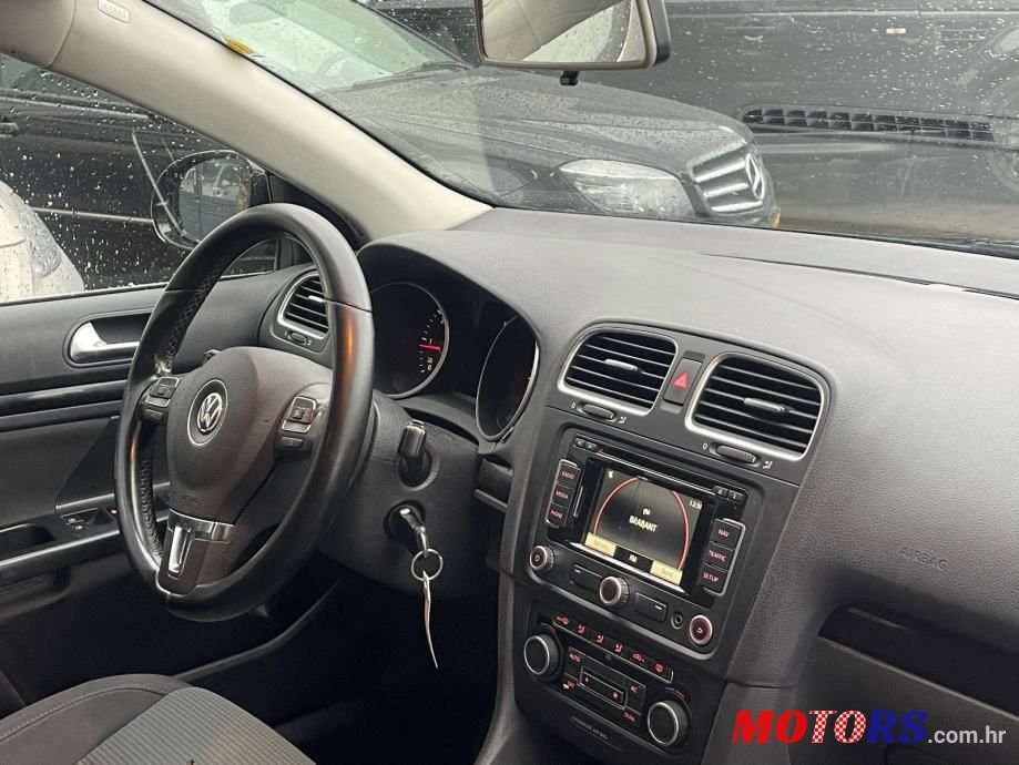 2011' Volkswagen Golf 6 Variant photo #5