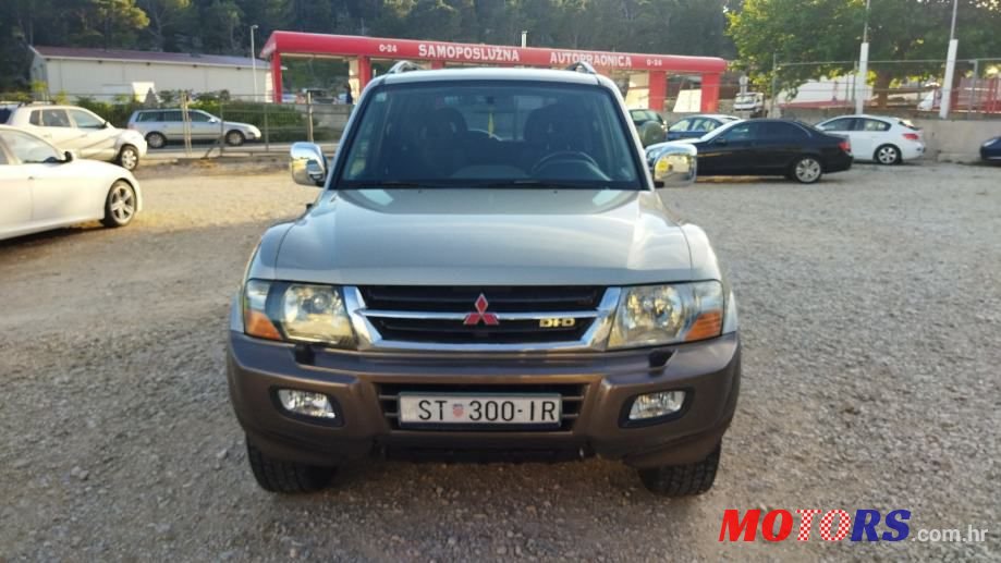 2001' Mitsubishi Pajero 3,2 Did Gls photo #2