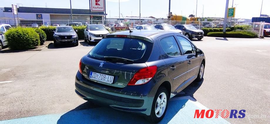 2010' Peugeot 207 1,4 Vti photo #6