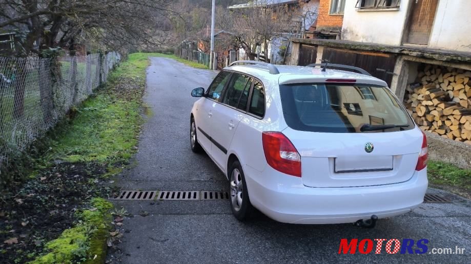 2011' Skoda Fabia Combi photo #3