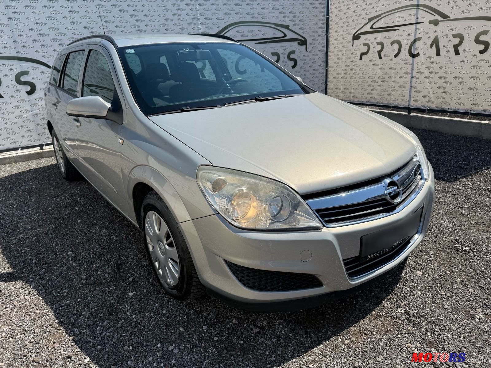 2008' Opel Astra Karavan photo #3