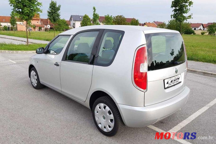 2007' Skoda Roomster 1,4 Tdi photo #3