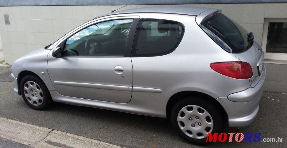 2005' Peugeot 206 206 1,4 Hdi photo #2