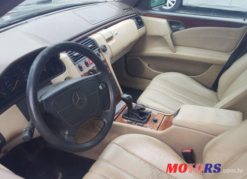 1996' Mercedes-Benz E-Klasa 220 D photo #2