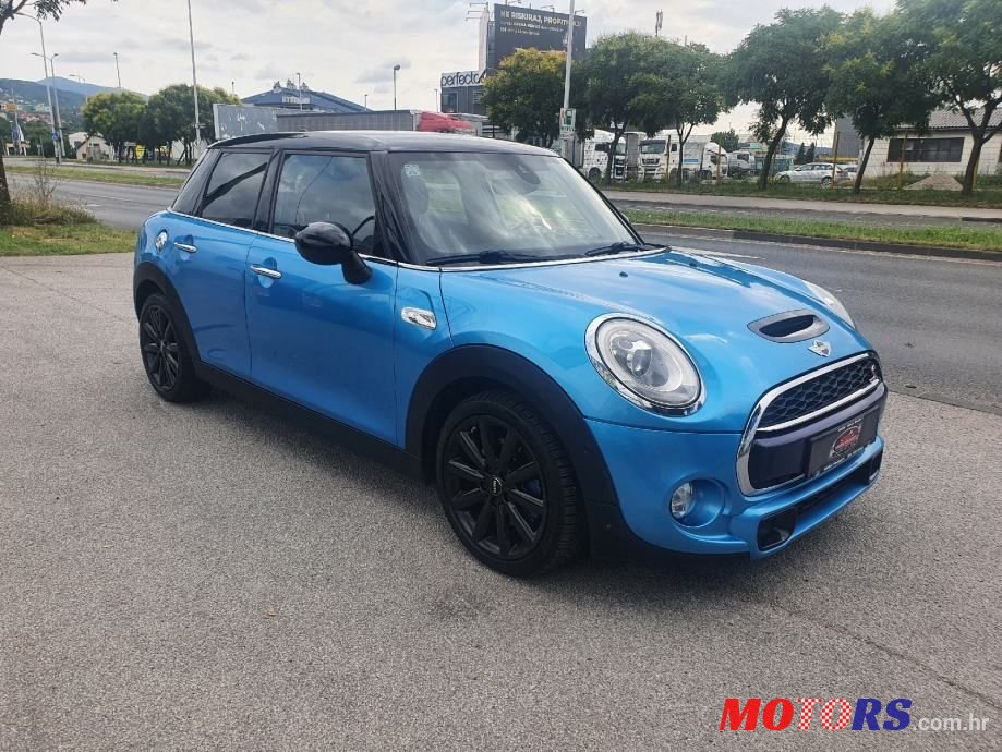 2015' MINI Cooper Cooper S photo #1