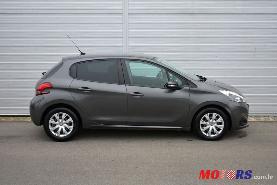 2018' Peugeot 208 photo #3