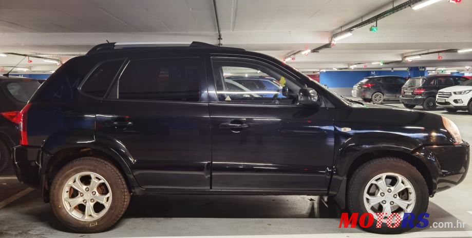 2009' Hyundai Tucson photo #4