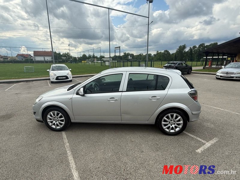 2012' Opel Astra 1,6 Classic photo #4
