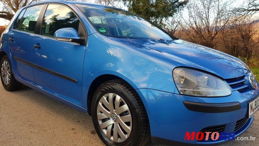 2004' Volkswagen Golf V photo #2