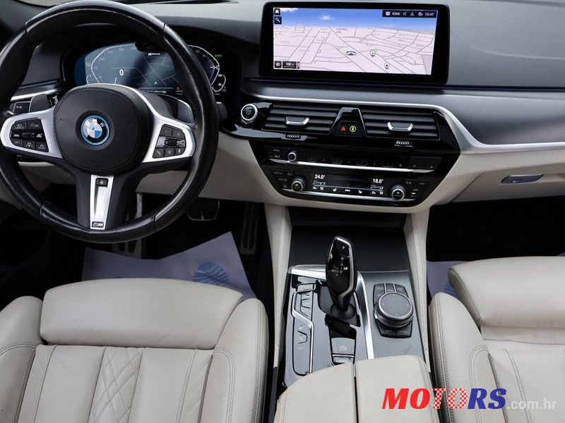 2021' BMW 530 530e - Hybrid photo #6