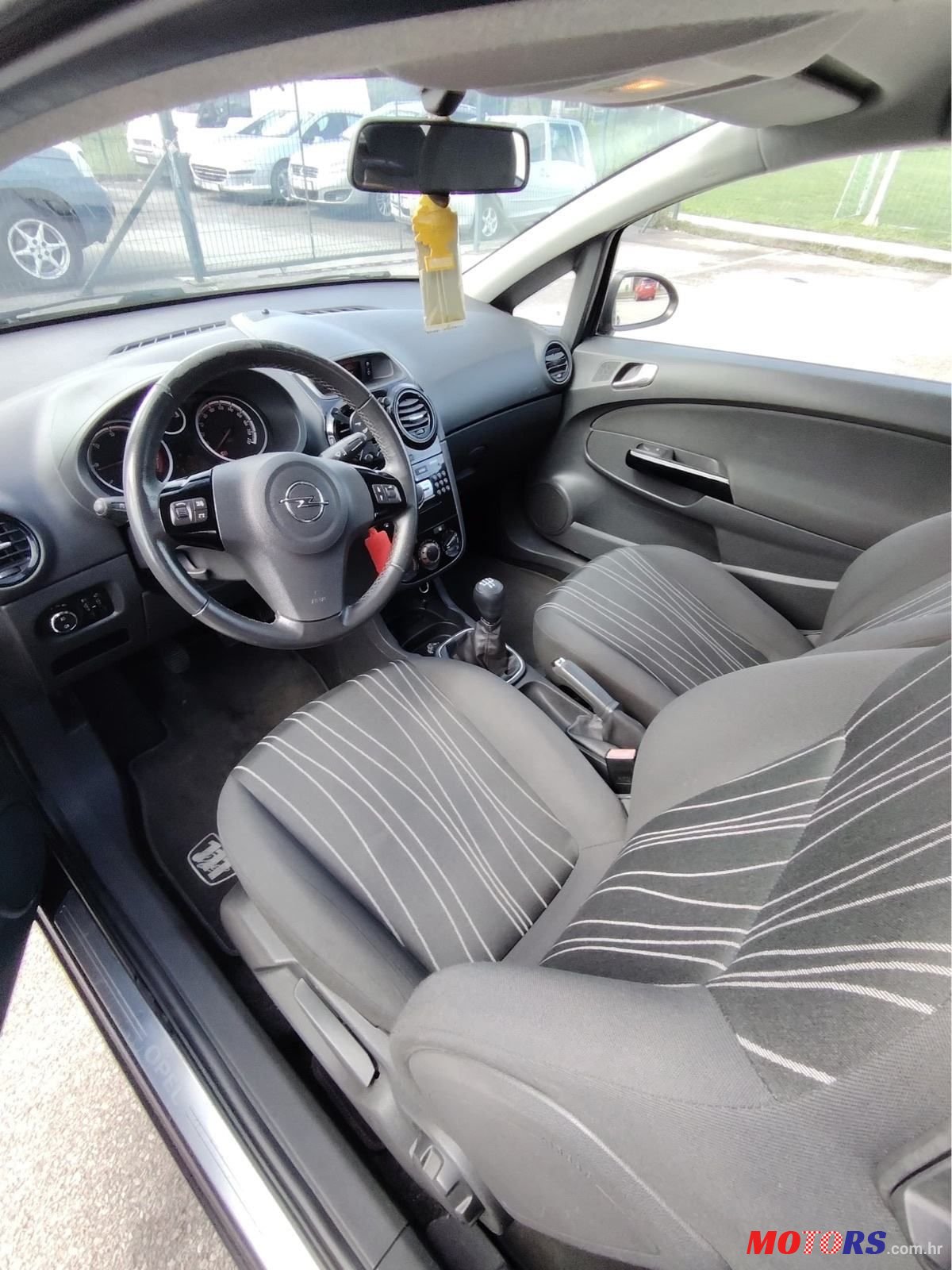 2010' Opel Corsa 1,3 Cdti photo #4