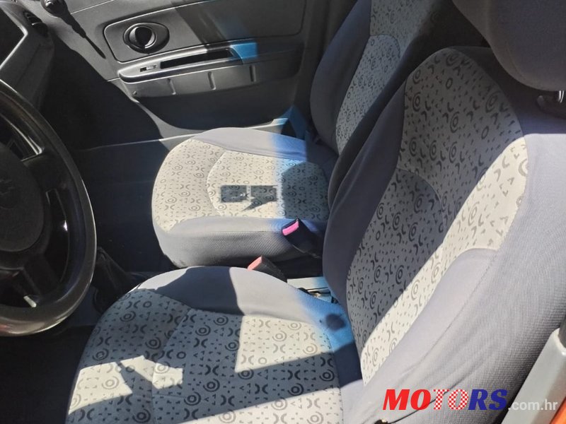 2009' Chevrolet Spark Spark 0,8 photo #5