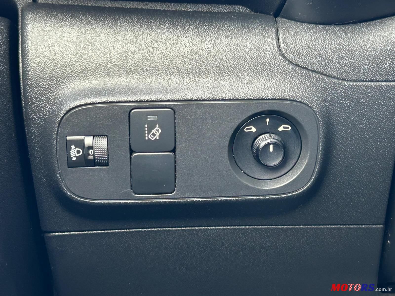 2017' Citroen C3 Aircross Shine photo #3