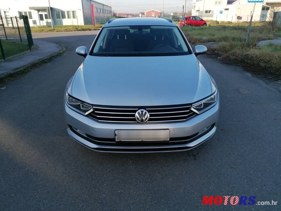 2017' Volkswagen Passat Variant photo #2