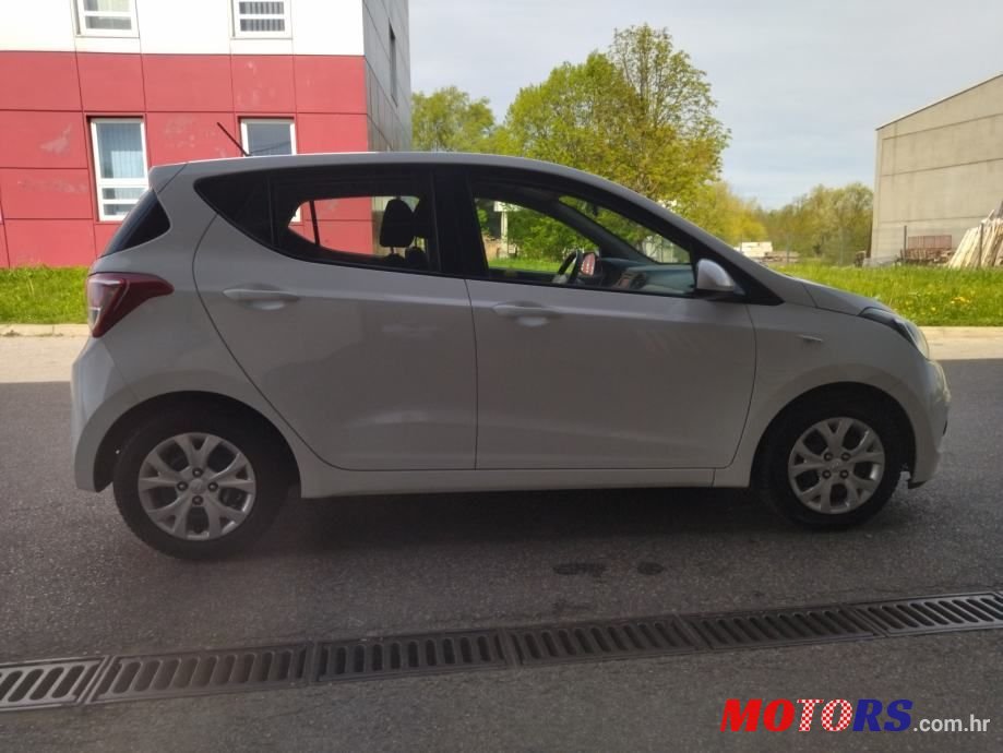 2016' Hyundai i10 1,2 5 photo #6