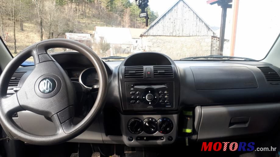 2007' Suzuki Ignis 1,3 16V Vvt photo #6