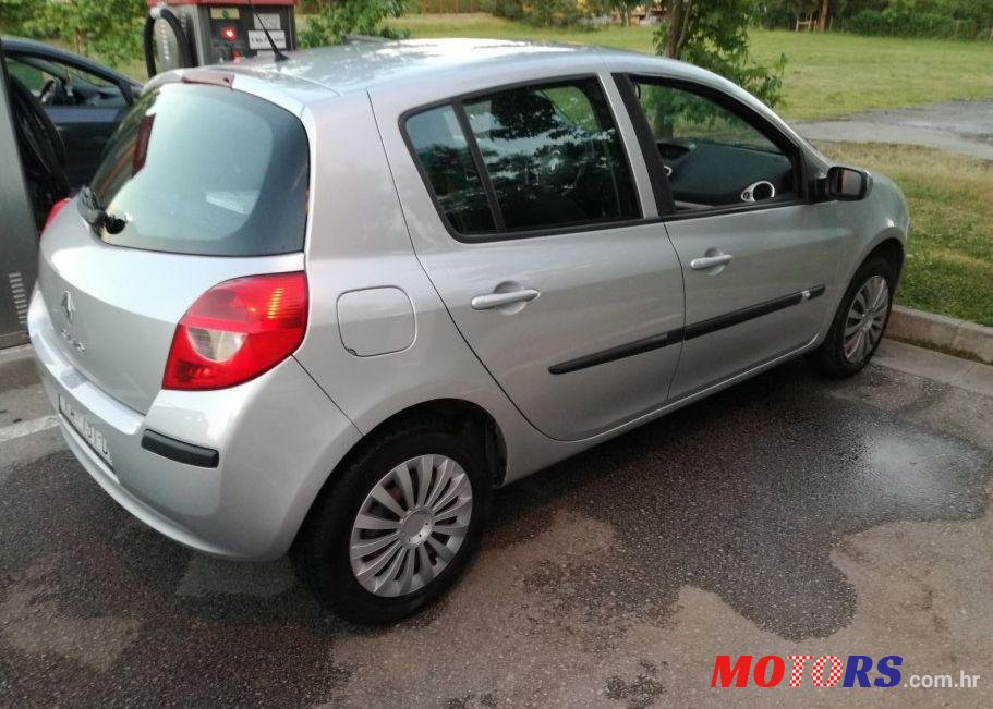 2007' Renault Clio 1,2 16V photo #4