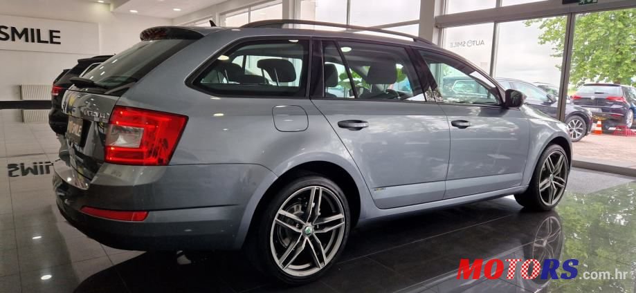 2013' Skoda Octavia Combi photo #6