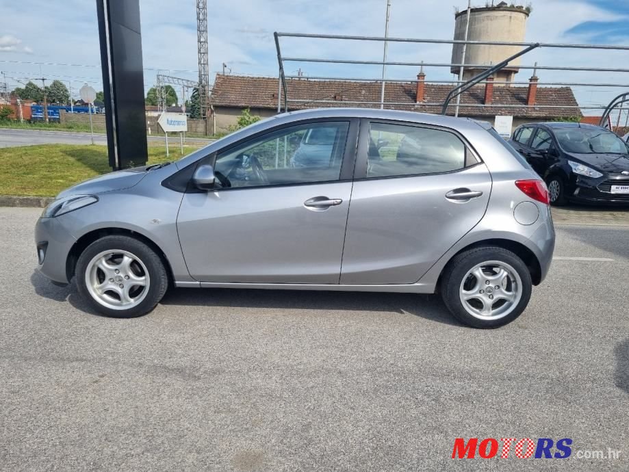 2011' Mazda 2 1,3 I Te photo #4