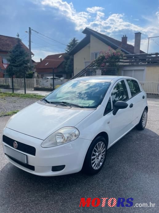 2011' Fiat Punto 1.3Jtd photo #3