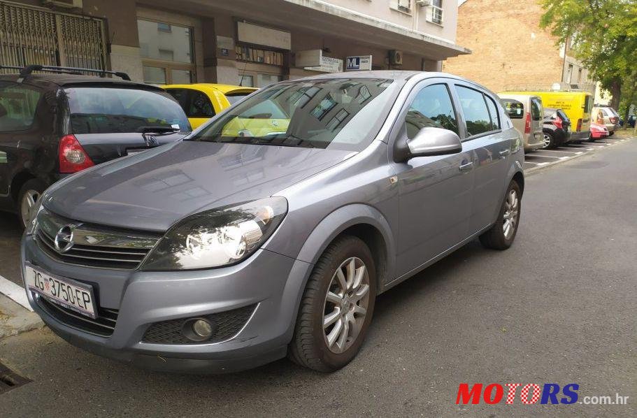 2012' Opel Astra 1,7 Cdti photo #1