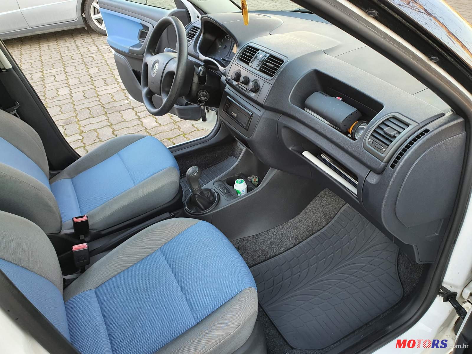 2008' Skoda Fabia photo #1