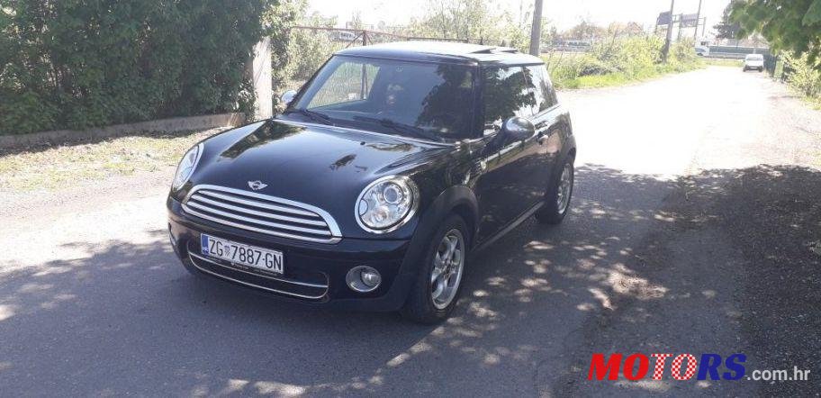 2009' MINI Cooper Cooper D photo #1