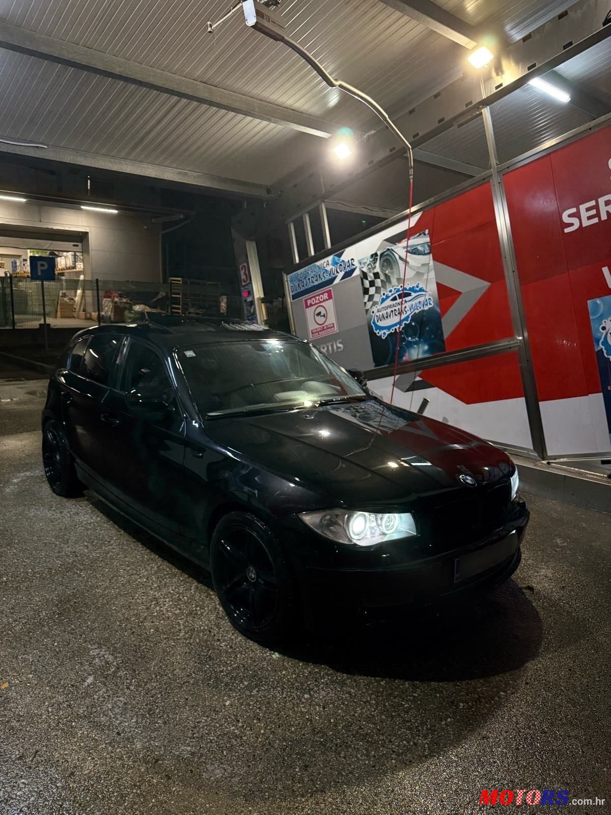 2010' BMW Serija 1 116D photo #4