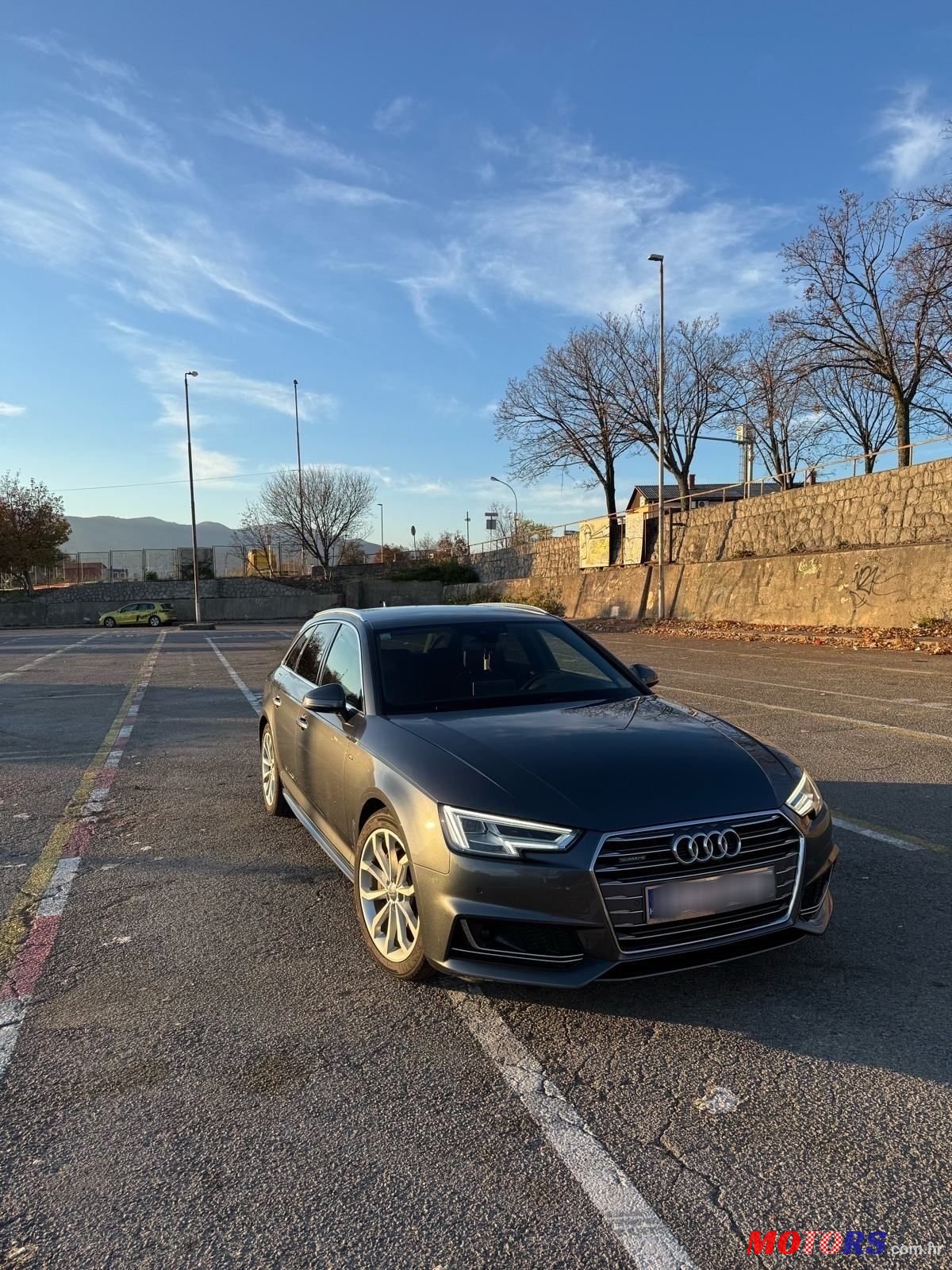 2016' Audi A4 Avant photo #1