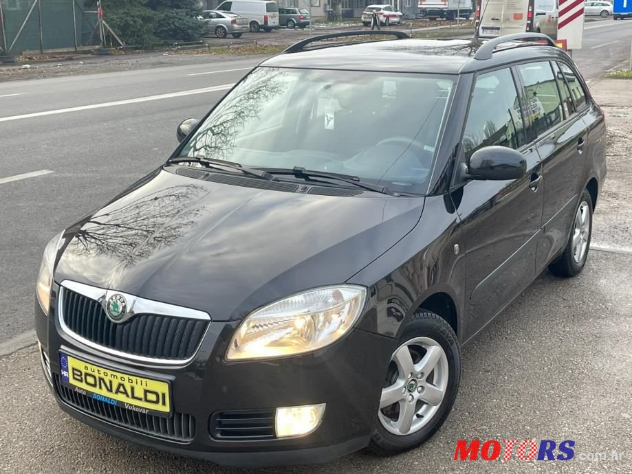 2009' Skoda Fabia Combi photo #1