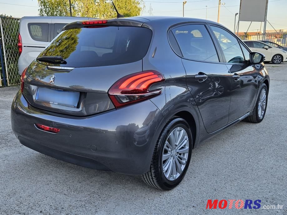 2018' Peugeot 208 1,2 Puretech photo #4
