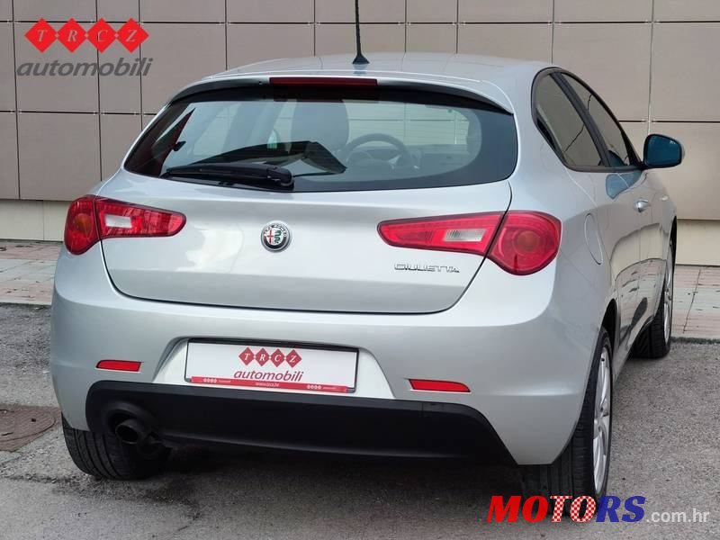 2018' Alfa Romeo Giulietta 1.6 Jtdm photo #2