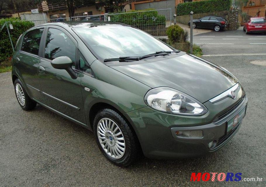 2010' Fiat Punto Evo photo #1