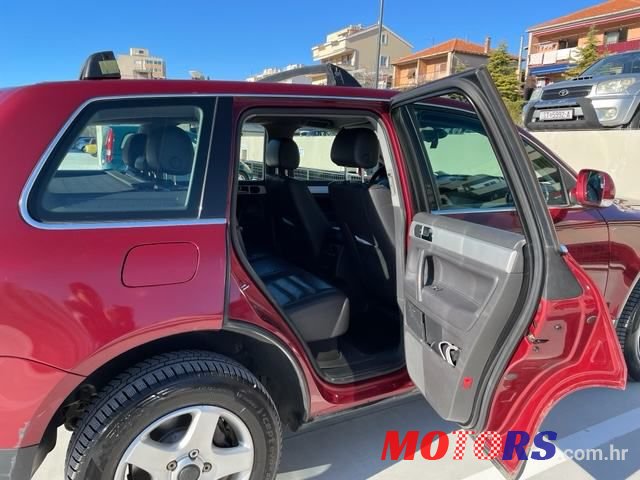 2004' Volkswagen Touareg V6 3,2 photo #2