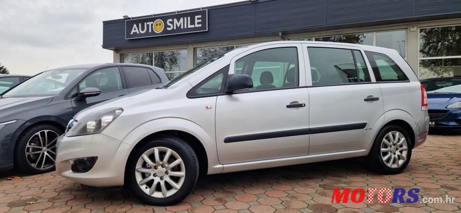 2010' Opel Zafira 1,6 photo #1
