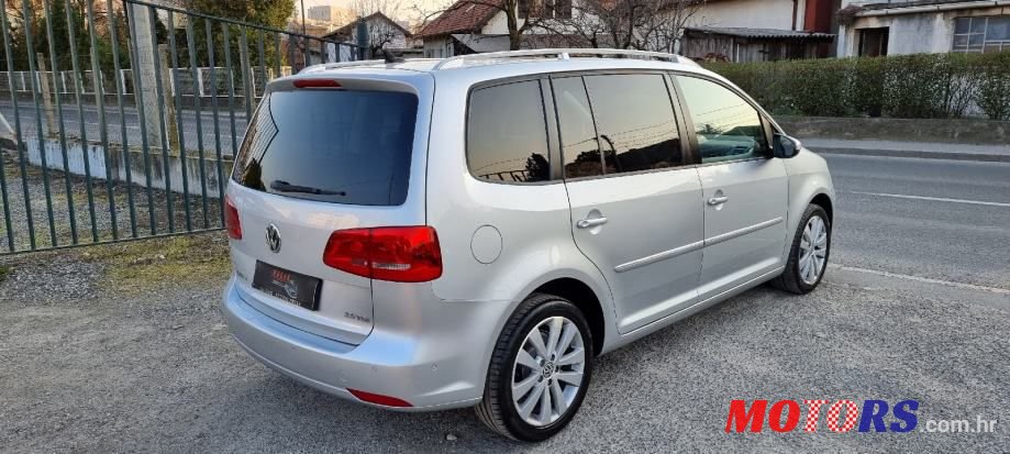 2011' Volkswagen Touran 2,0 Tdi photo #5