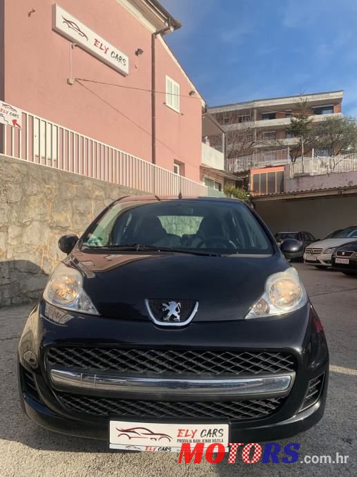 2010' Peugeot 107 1,0 photo #3