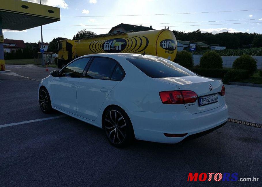 2012' Volkswagen Jetta 1,6 Tdi photo #1